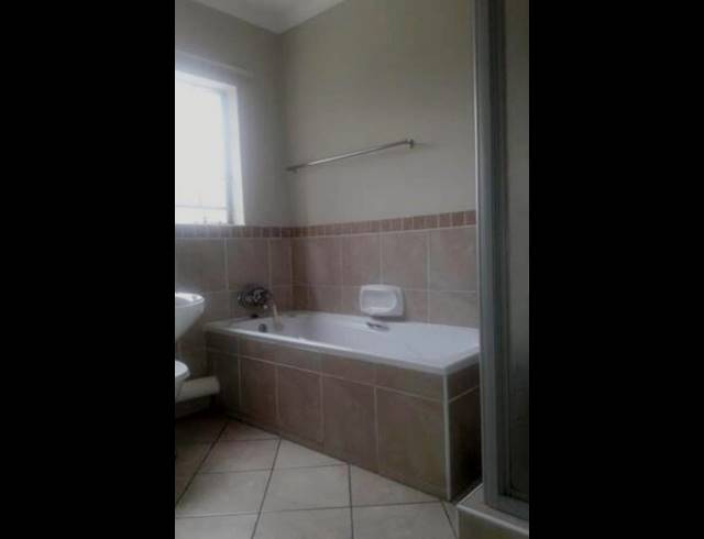 2 BEDROOM TOWNHOUSE FOR SALE IN NOORDWYK